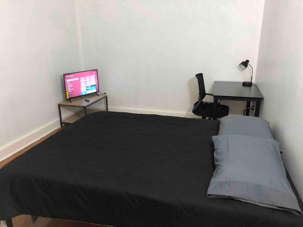 Spacious 2 Bedroom Apartment With 1 Bathroom And Private Street Entrance Paterson Esterno foto